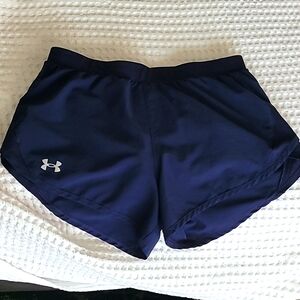 Under Armour M womens shorts navy